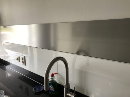 RVS achterwand op maat - Anti-fingerprint - Geborsteld rvs photo review